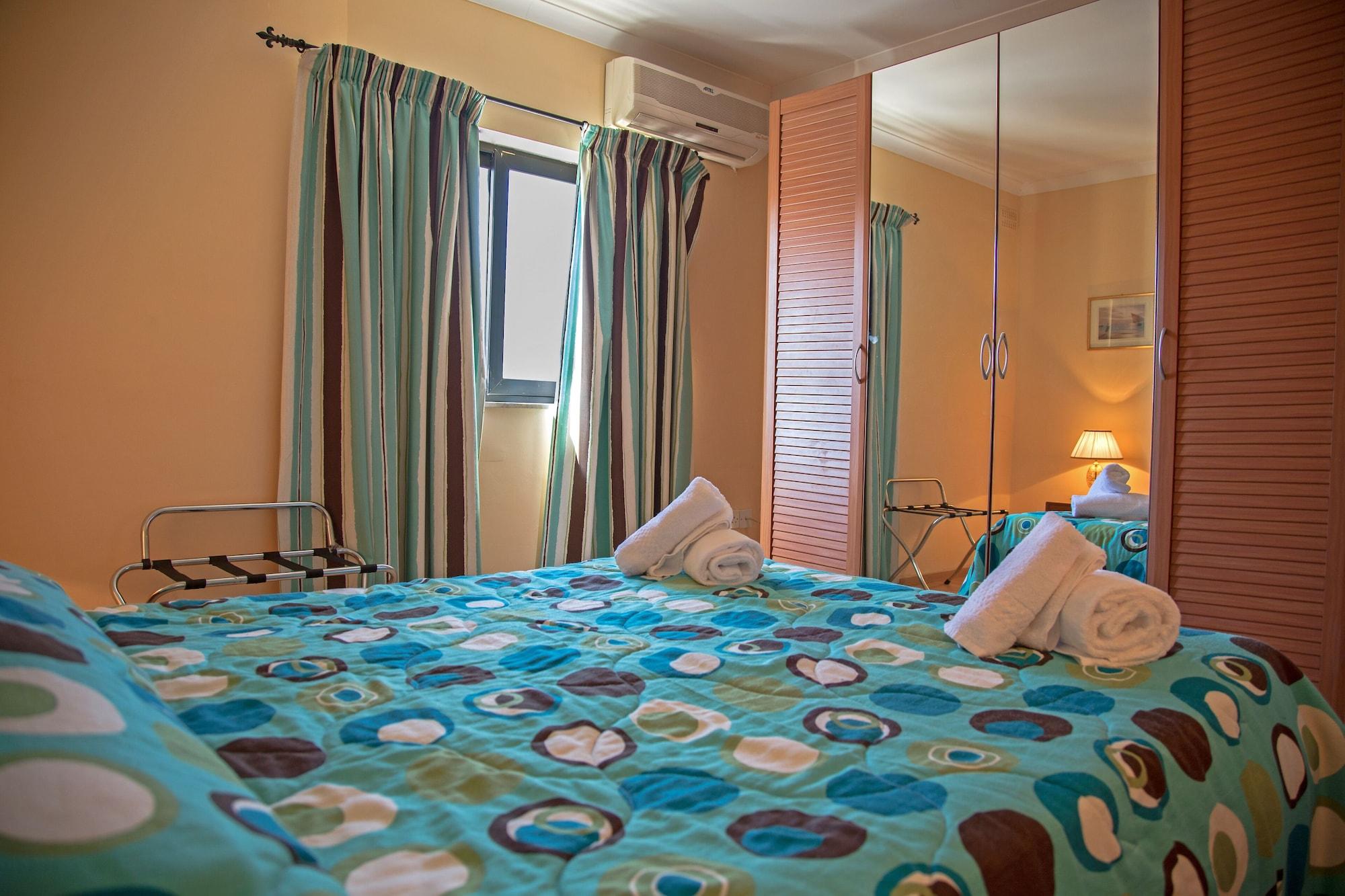 White Dolphin Complex Aparthotel Qawra Kültér fotó