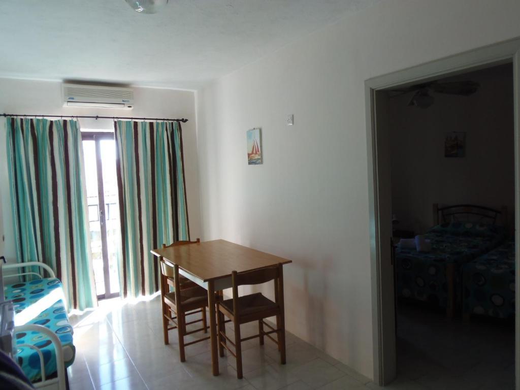 White Dolphin Complex Aparthotel Qawra Kültér fotó