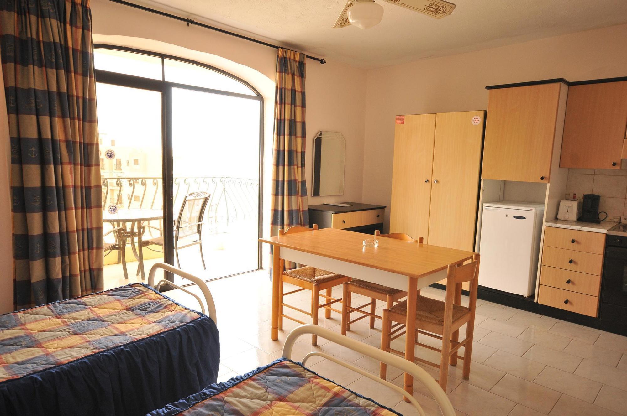 White Dolphin Complex Aparthotel Qawra Kültér fotó