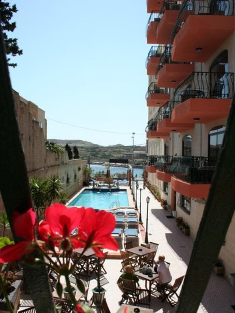 White Dolphin Complex Aparthotel Qawra Kültér fotó