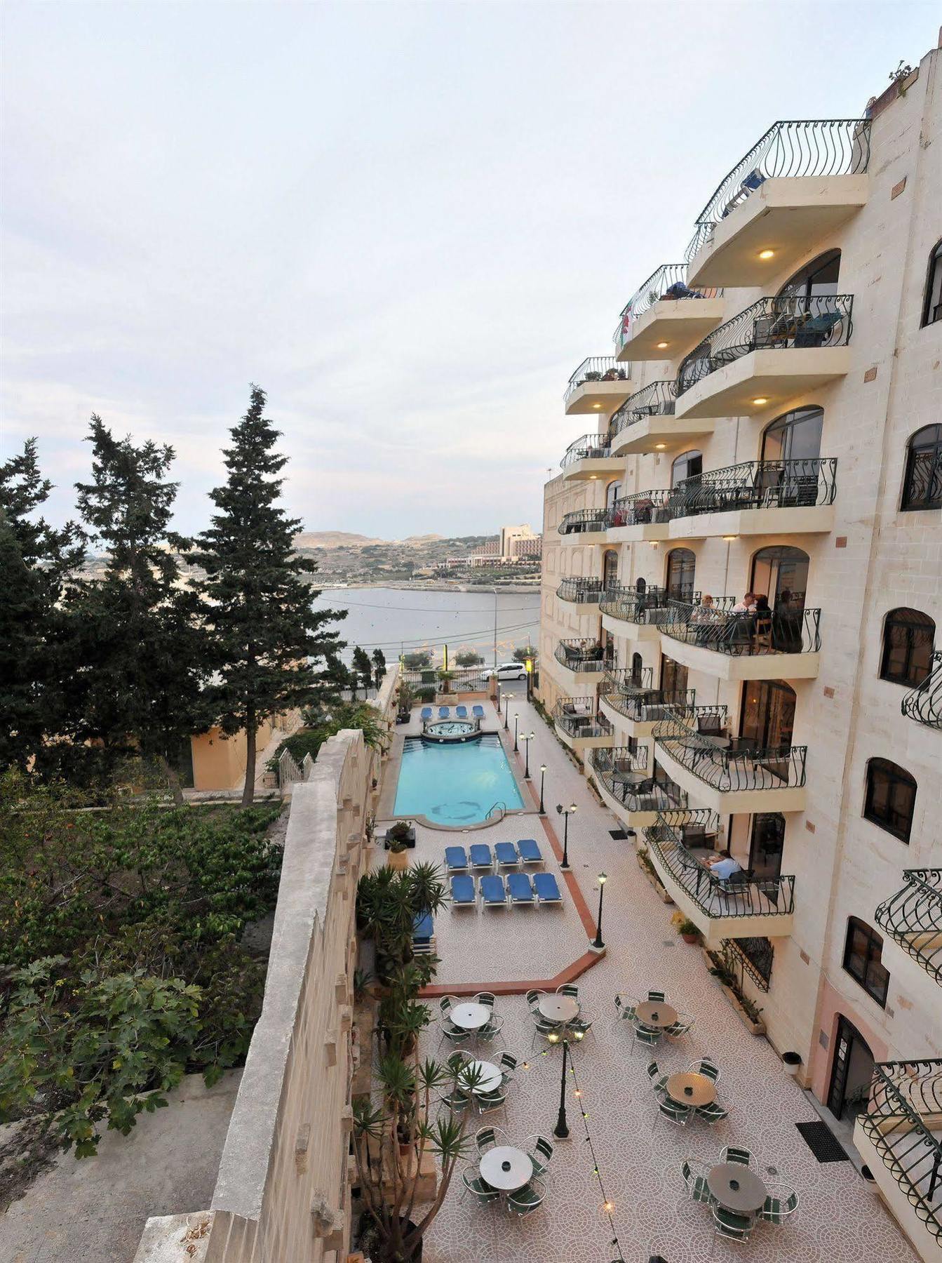 White Dolphin Complex Aparthotel Qawra Kültér fotó